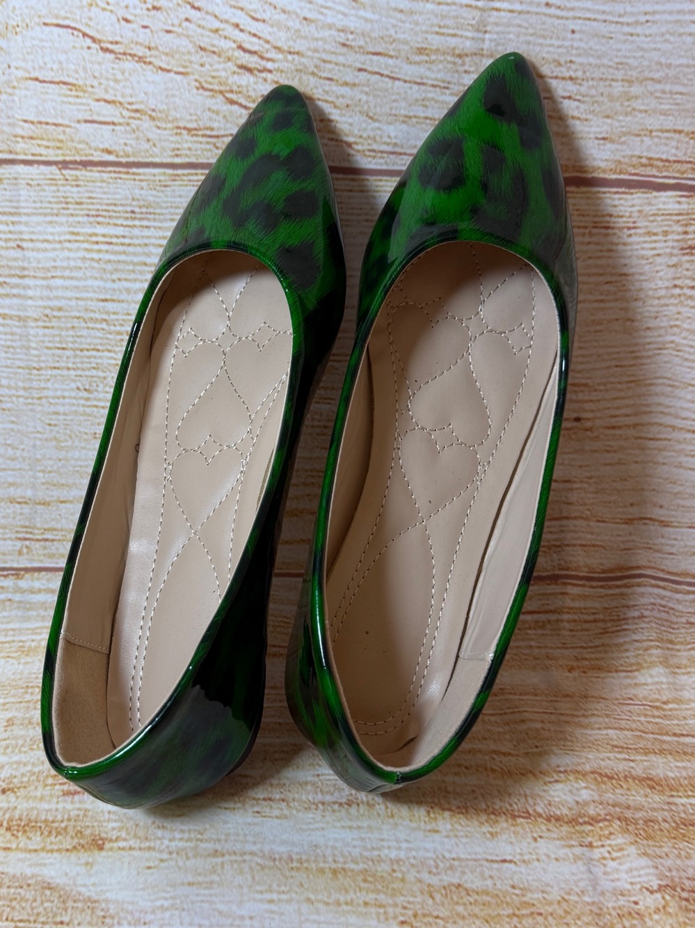 Green Leopard Print Pointed Toe Flats Faux Leather Size 37 (6.5)